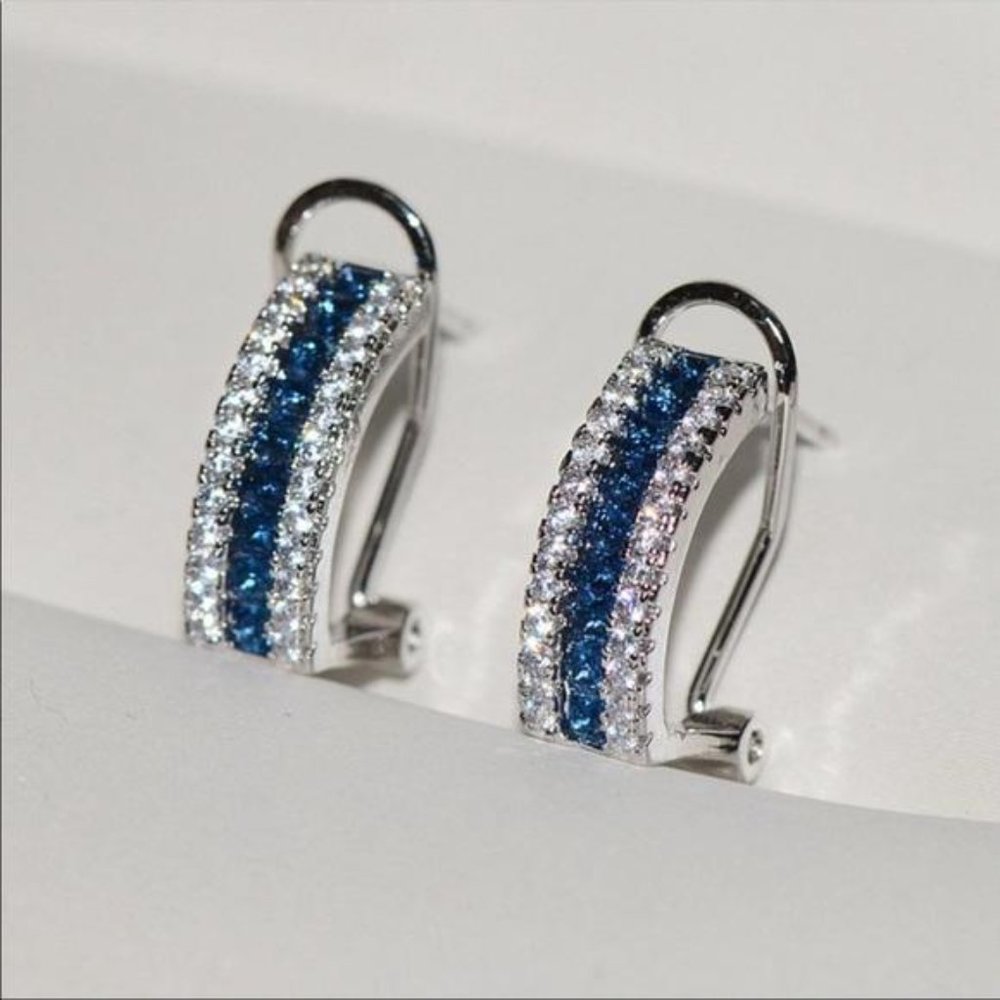 WHITE GOLD BLUE WHITE DIAMOND OMEGA STUD EARRINGS, NICE EARRINGS, CUTE EARRINGS. - Picture 2 of 3